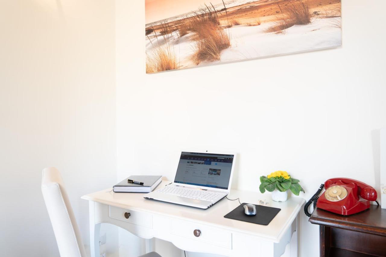 Myricae Rooms Affittacamere No Late Arrival Fiumicino Ngoại thất bức ảnh